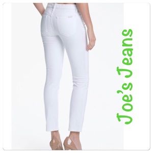 Joe’s Jeans, White Straight Leg Denim Jeans!
